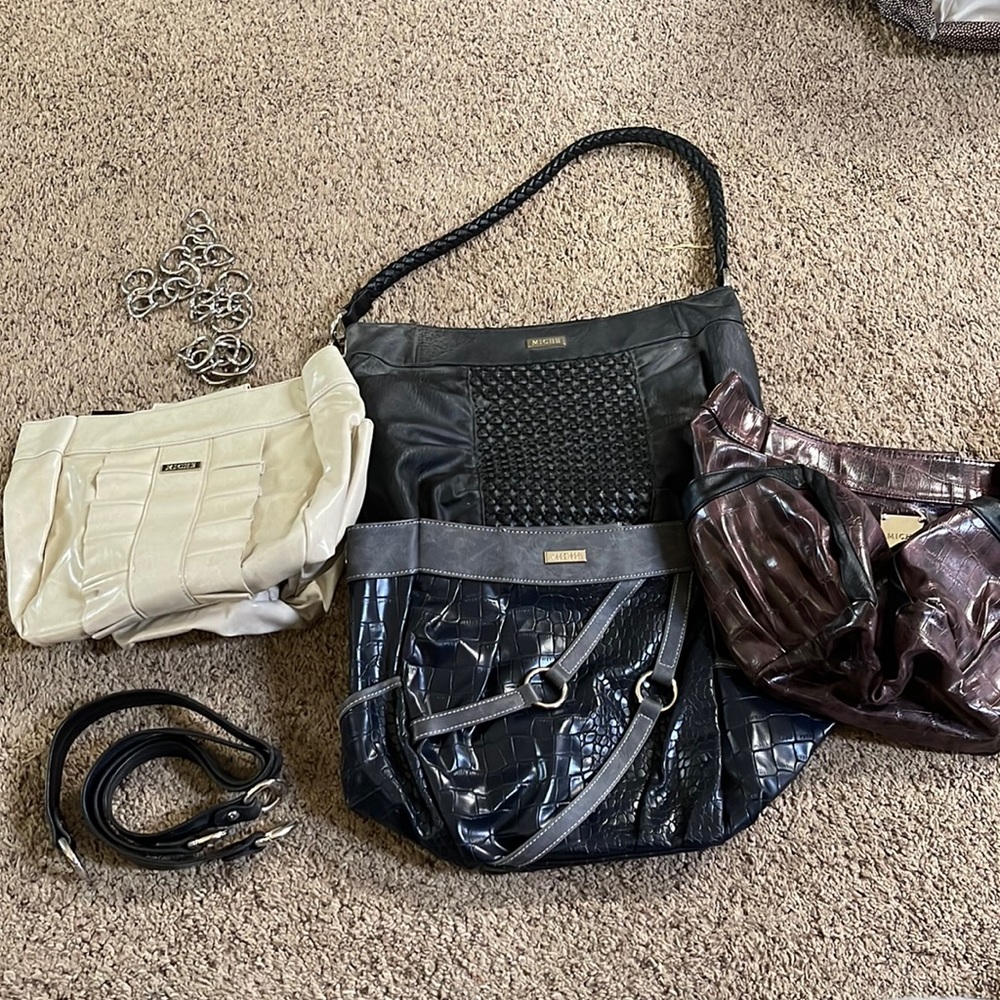 Miche purse with 4 skins and 6 straps